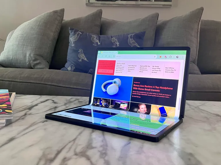 Top những chiếc laptop Lenovo đáng mua nhất năm 2024 - Hiệu năng đỉnh cao, thiết kế ấn tượng 12 Lenovo ThinkPad X1 Fold 16