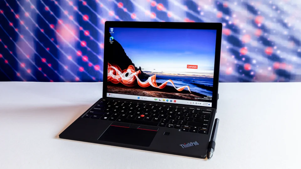 Đánh giá Laptop Lenovo ThinkPad X12 Gen 2 có thể tháo rời 8 Lenovo ThinkPad X12 Gen 2 03
