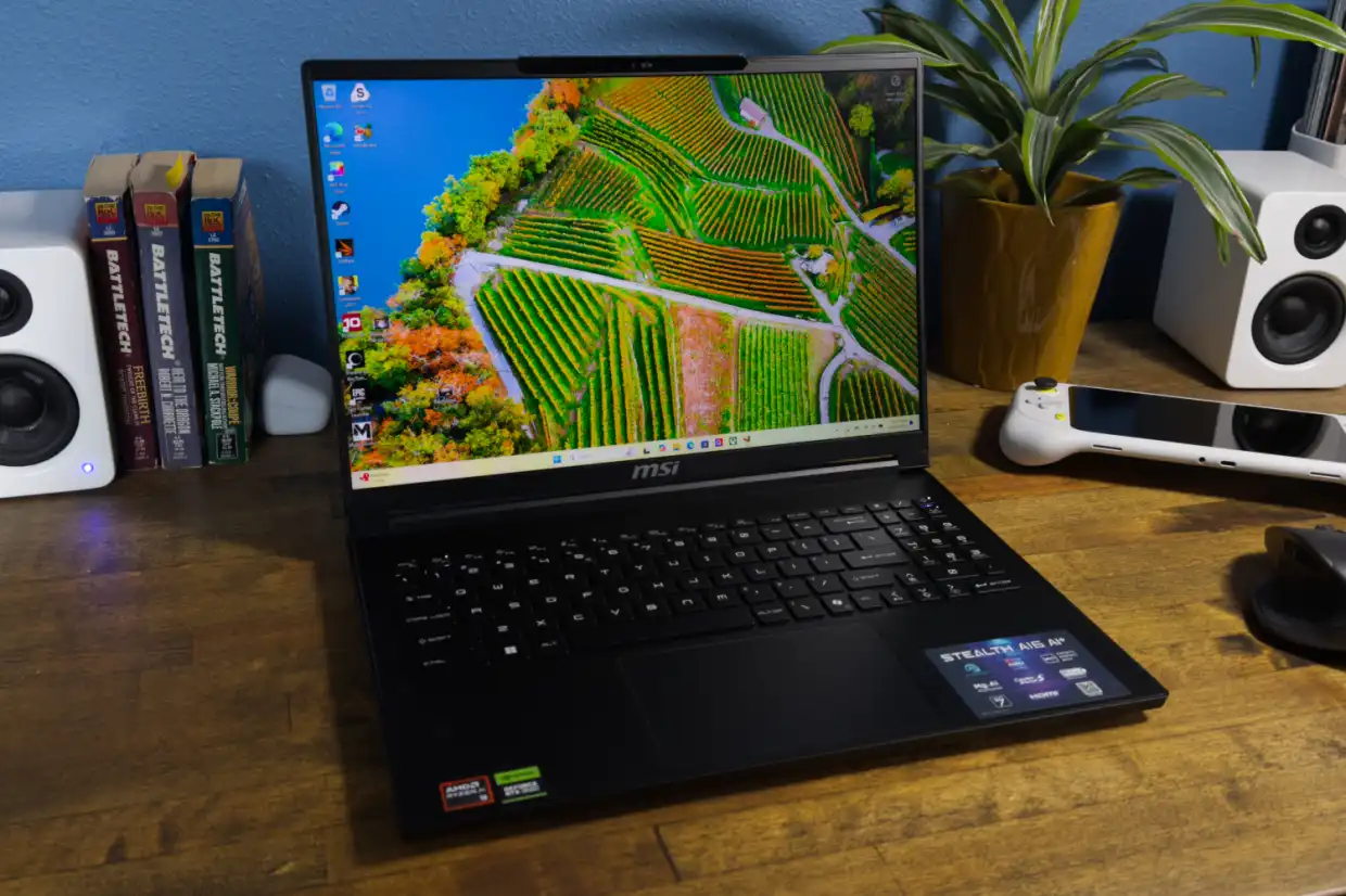 MSI Stealth A16 AI 01