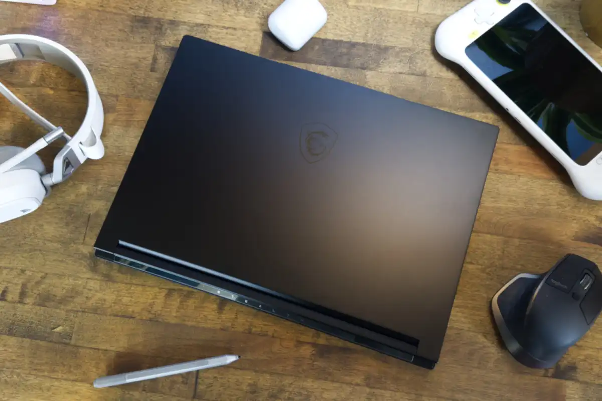 MSI Stealth A16 AI 02