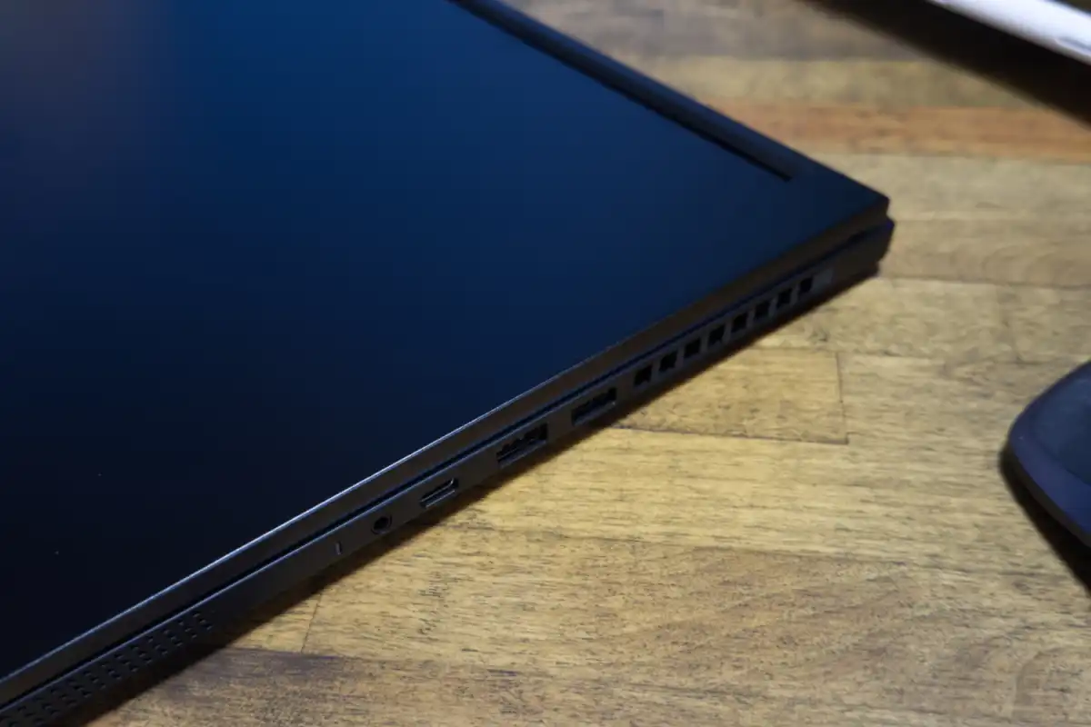 MSI Stealth A16 AI 05