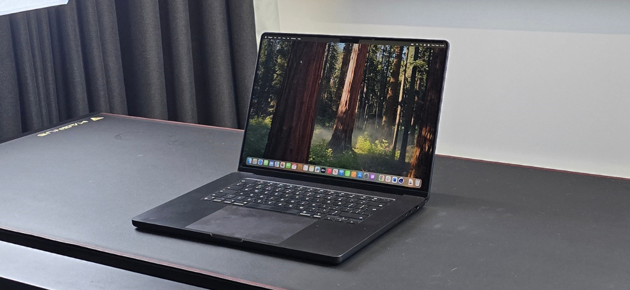 MacBook Pro 16 inch M4 Pro 12 e1731162291545