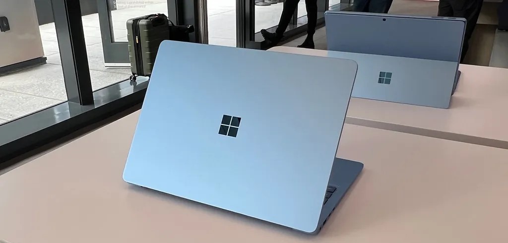 Những laptop Windows xuất sắc nhất năm 2024 - Hiệu năng đỉnh cao, lựa chọn hoàn hảo 8 Microsoft Surface Laptop
