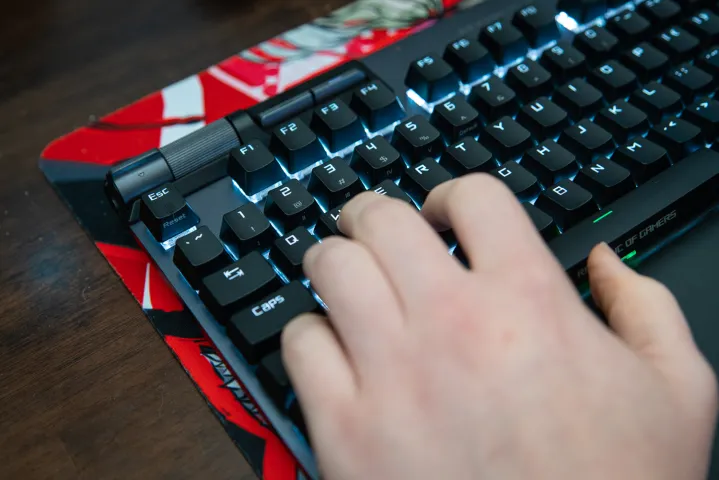 PS5 so với PC: Lựa chọn nào tốt hơn để chơi game vào năm 2024? 23 PS5 so voi PC Lua chon nao tot hon de choi game vao nam 2024 10