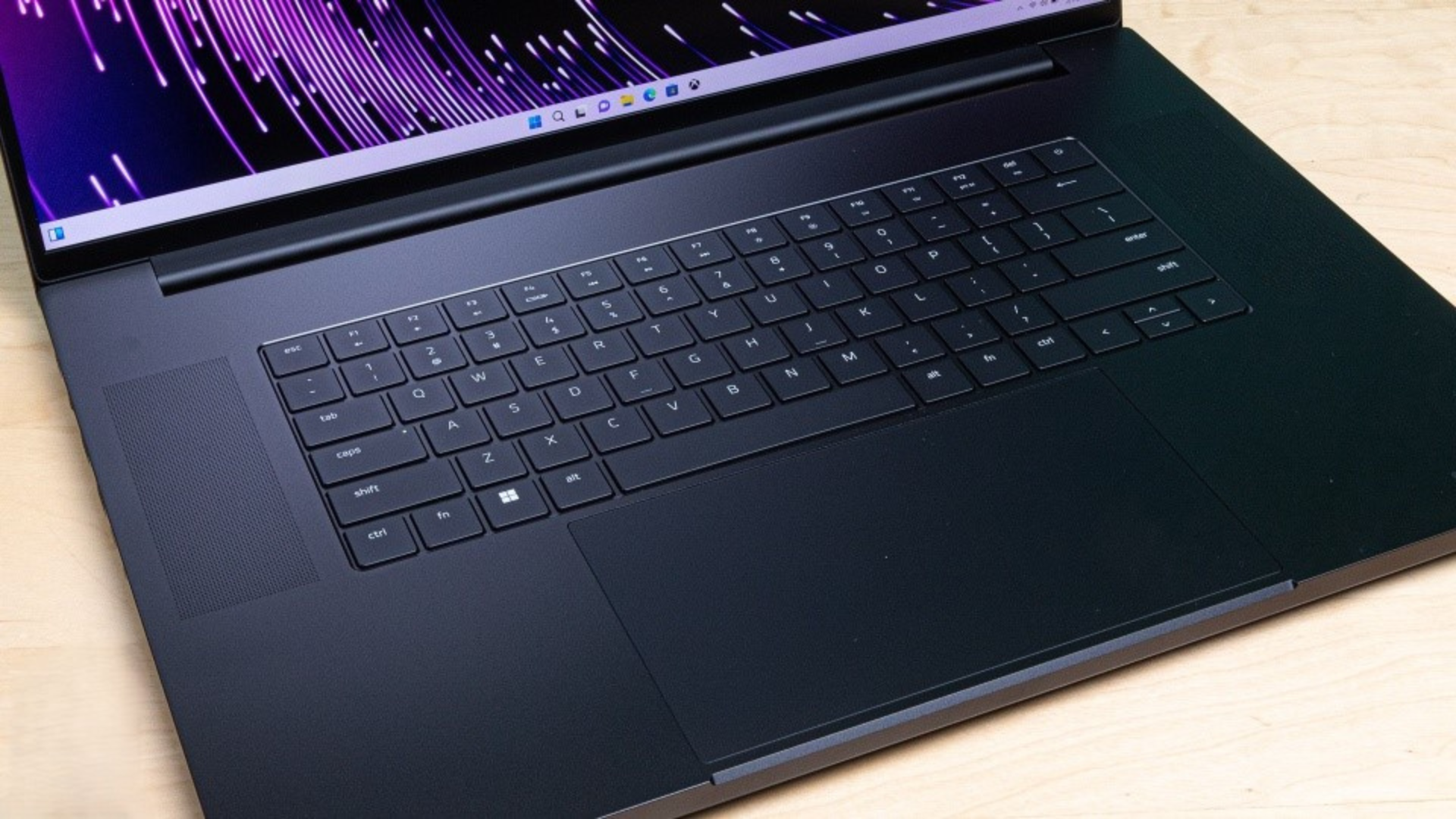 Razer Blade 18 (2024) - Một siêu phẩm đáng giá trong thế giới laptop 21 Razer Blade 18 10