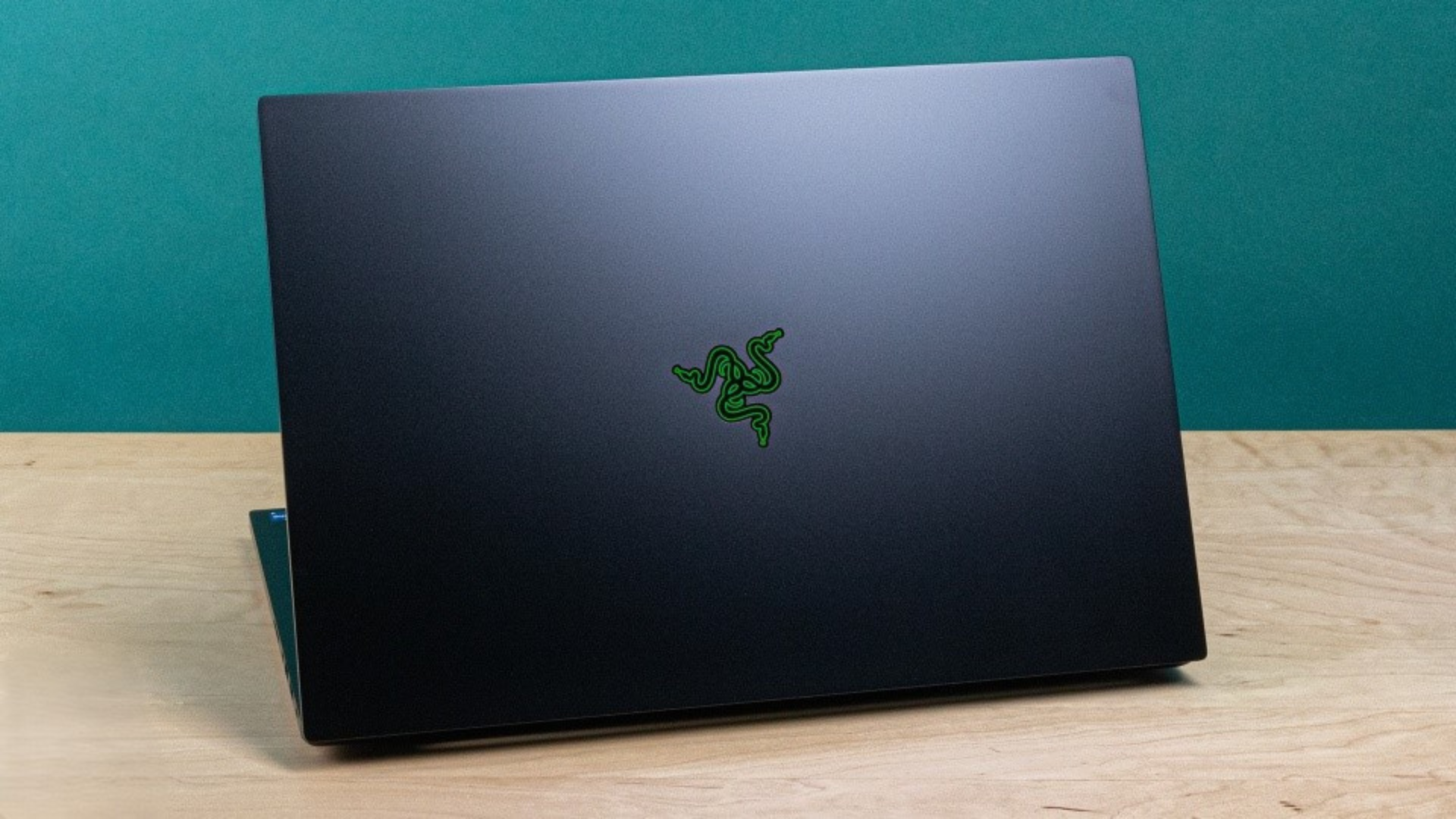 Razer Blade 18 (2024) - Một siêu phẩm đáng giá trong thế giới laptop 20 Razer Blade 18 11