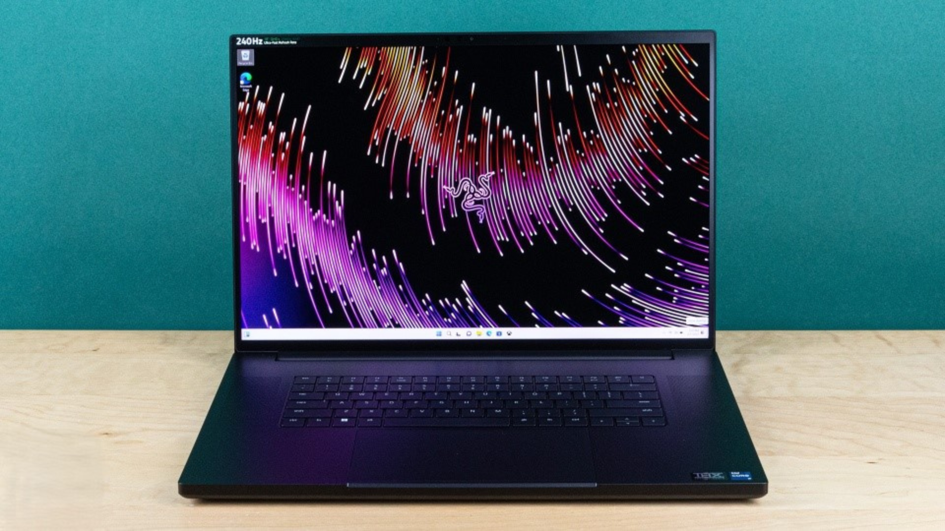 Razer Blade 18 (2024) - Một siêu phẩm đáng giá trong thế giới laptop 22 Razer Blade 18 12