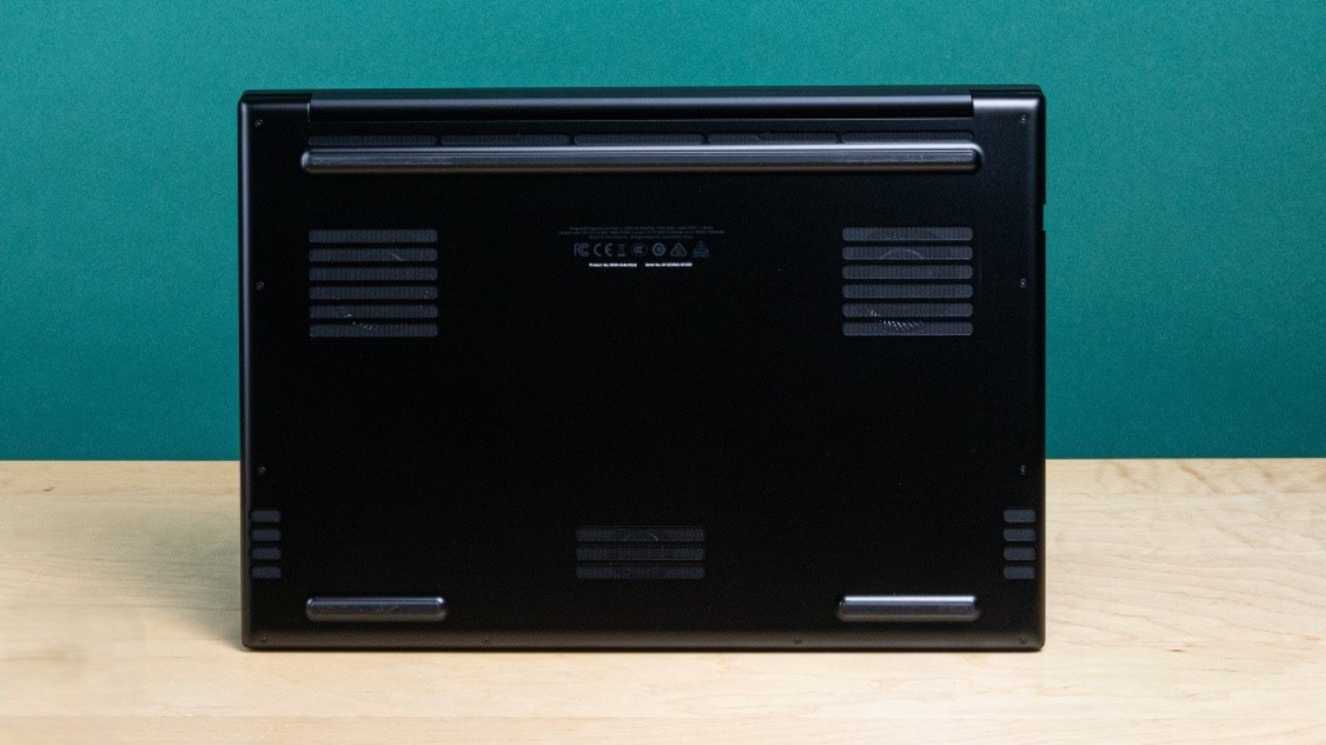 Razer Blade 18 (2024) - Một siêu phẩm đáng giá trong thế giới laptop 19 Razer Blade 18 9