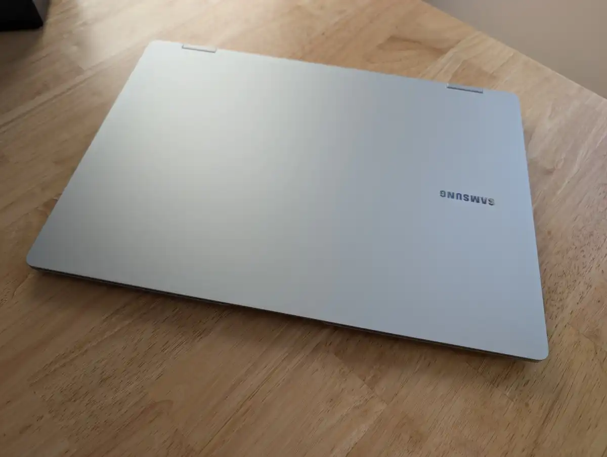 Samsung Galaxy Book5 Pro 360 02