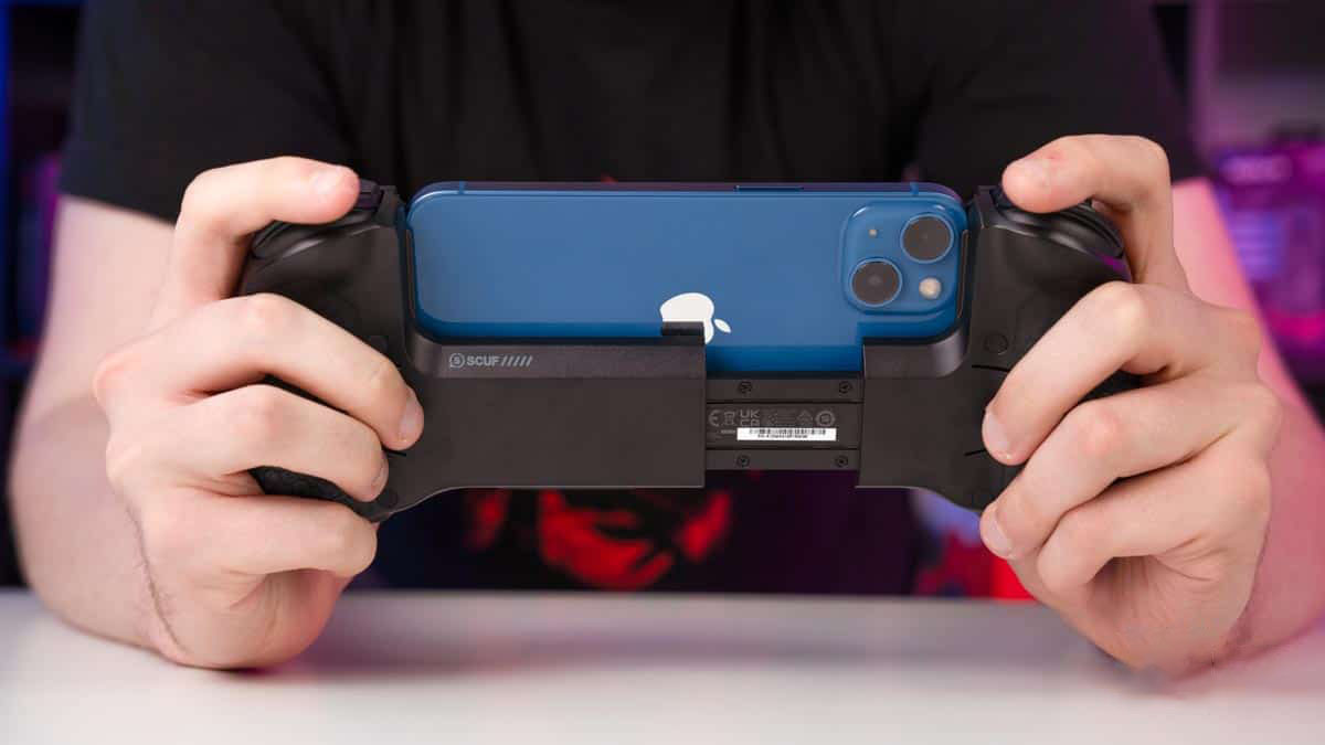 Tay cam choi game Scuf Nomad 11