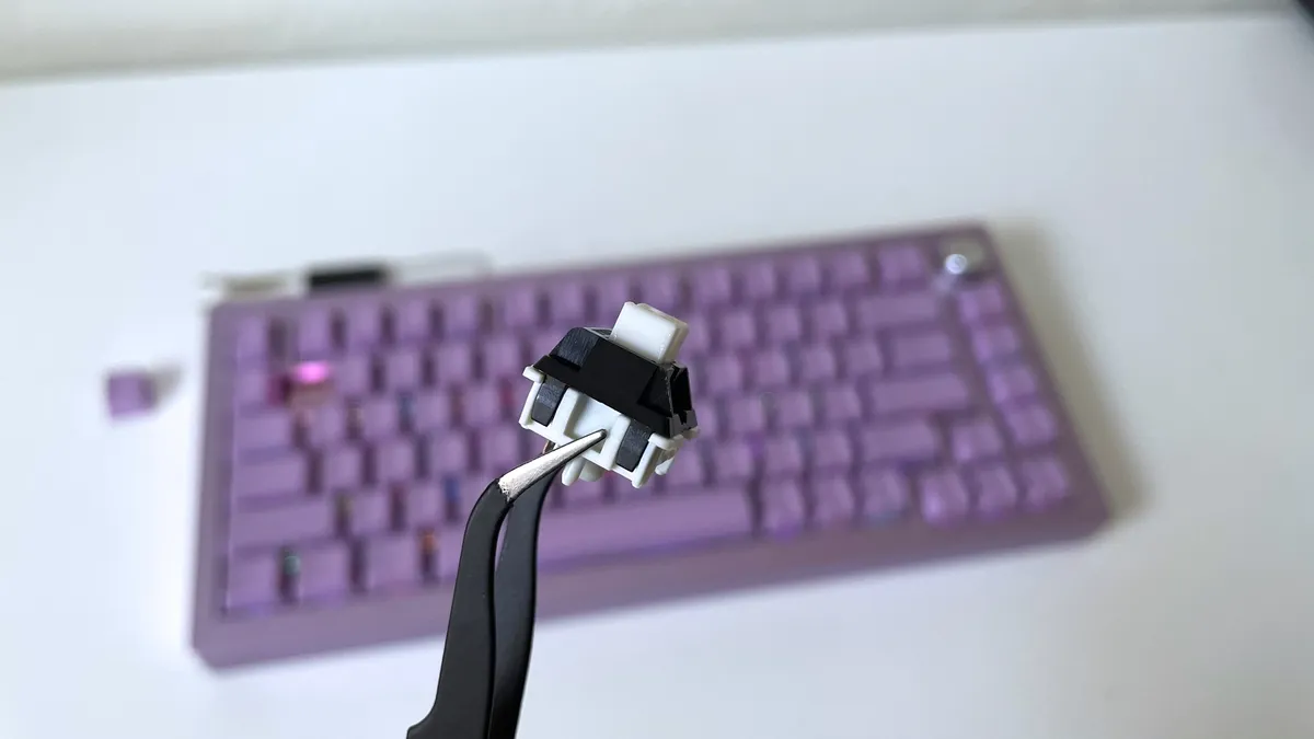 Đánh giá bàn phím cơ Epomaker Tide 75: Thiết kế tối giản tinh tế với một lỗi phím 14 ban phim co Epomaker Tide 75 05