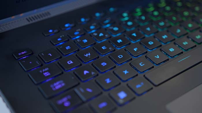 ASUS ROG STRIX Scar 17 04