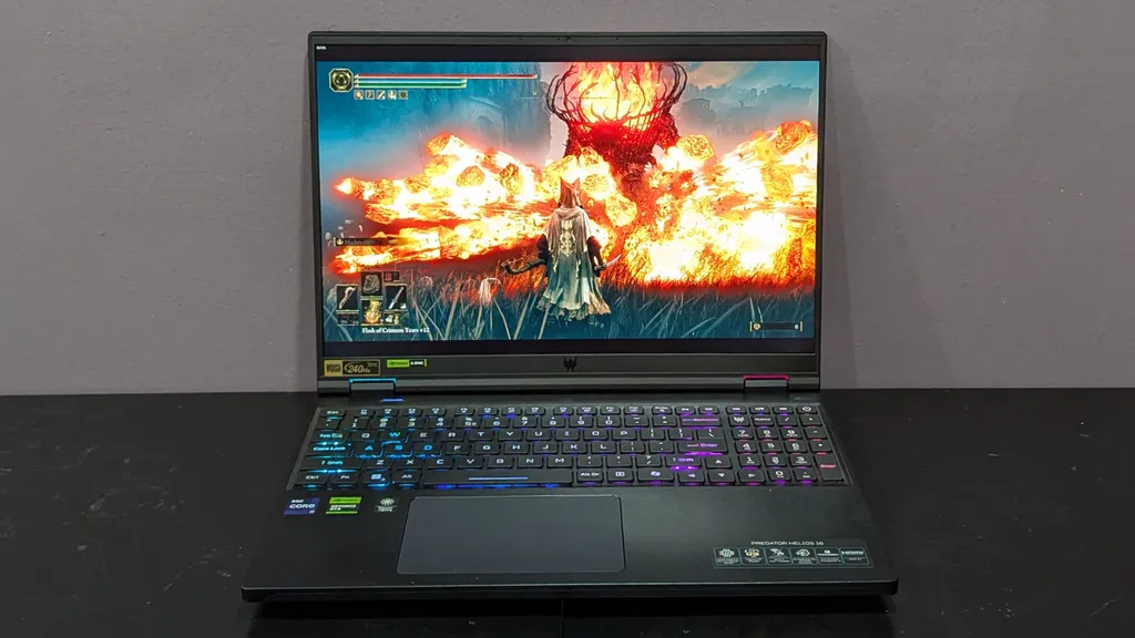Acer Predator Helios 16 8