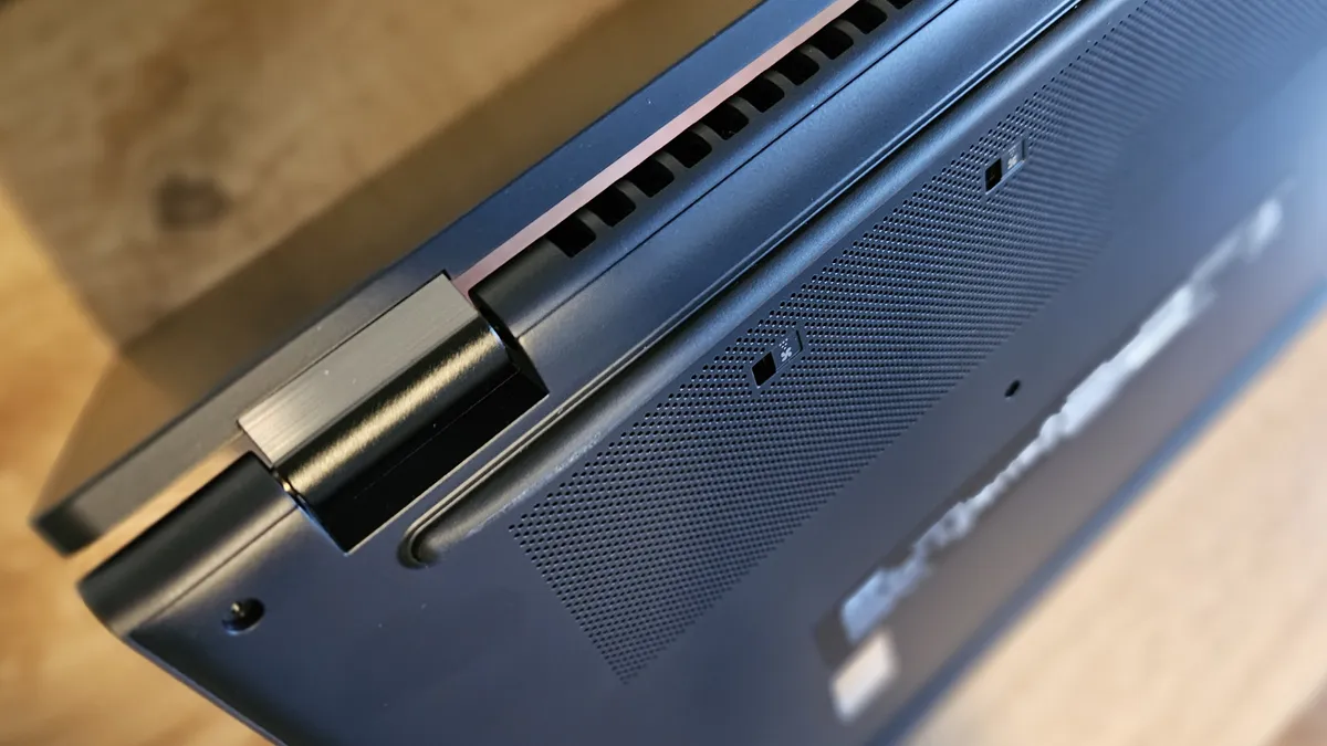 Acer TravelMate P6 14 04