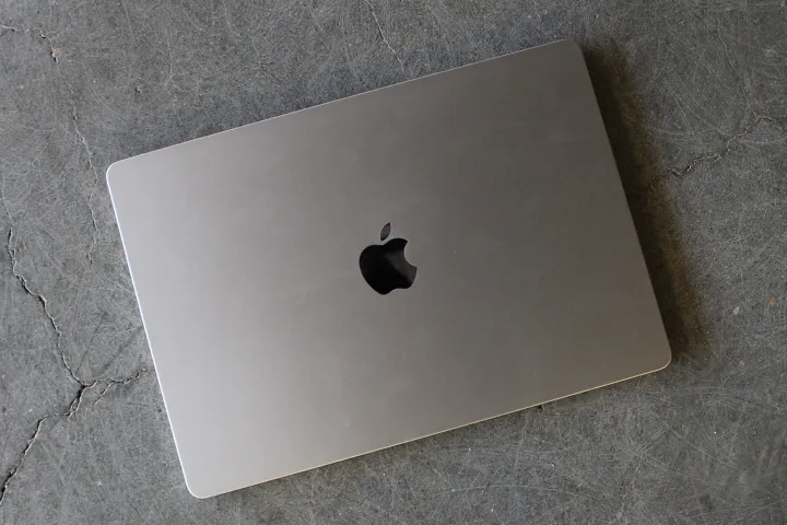 Apple MacBook Air 15 inch 06