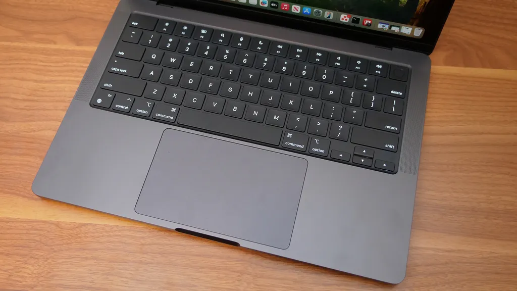 Top laptop 14 inch đáng mua nhất 2024: Nhỏ gọn, mạnh mẽ, bứt phá mọi giới hạn 43 Apple MacBook Pro 14 M4 3