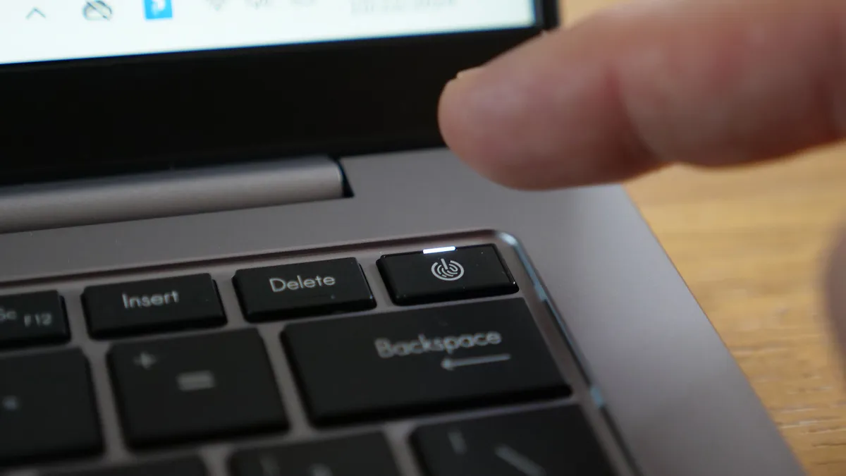 Asus ExpertBook P5 05