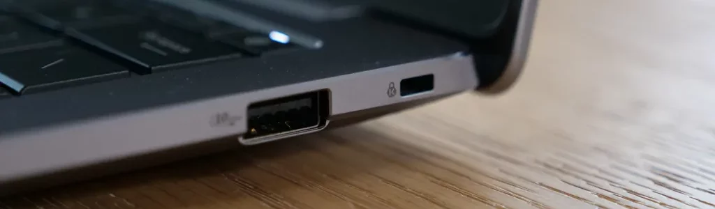 Asus ExpertBook P5 (P5405): Lựa chọn bền bỉ, giá tốt với thời lượng pin ấn tượng 28 Asus ExpertBook P5 P5405 7 e1734686067822