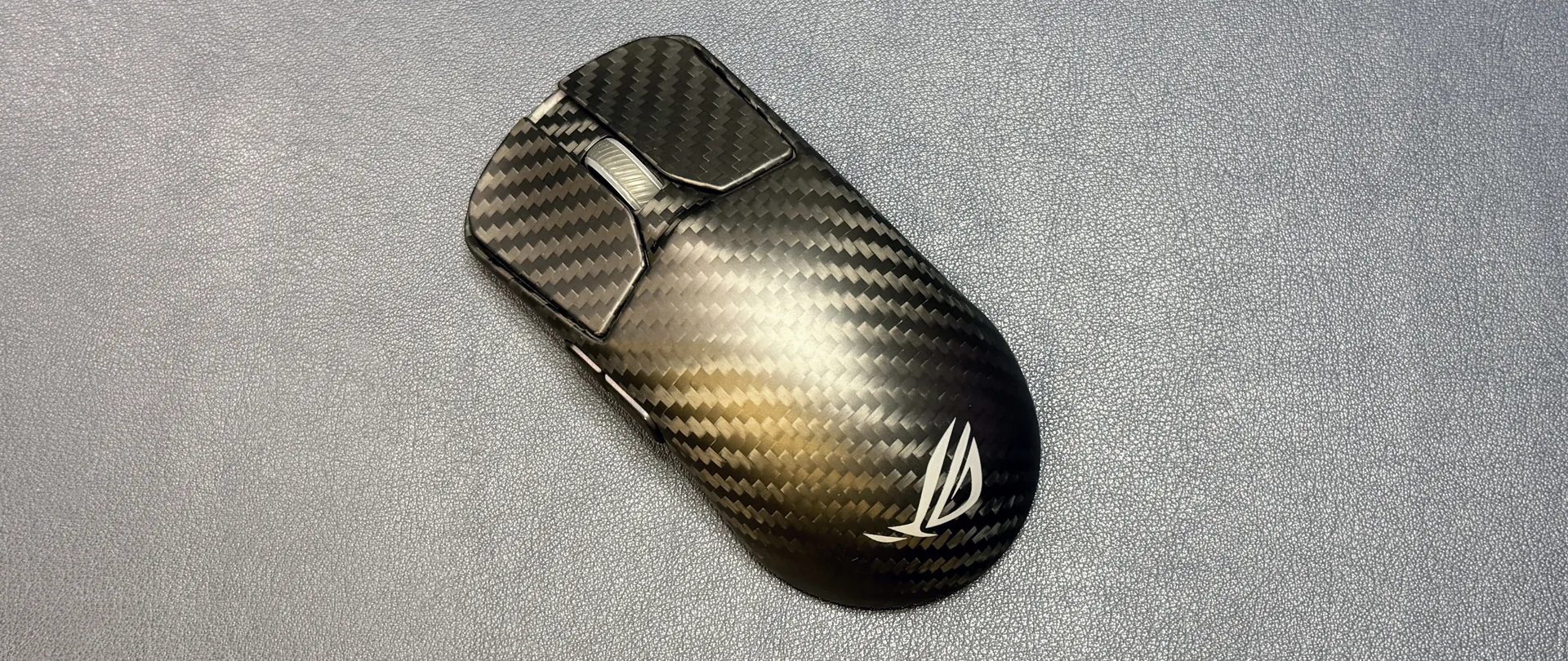 Asus ROG Harpe Ace Extreme 01