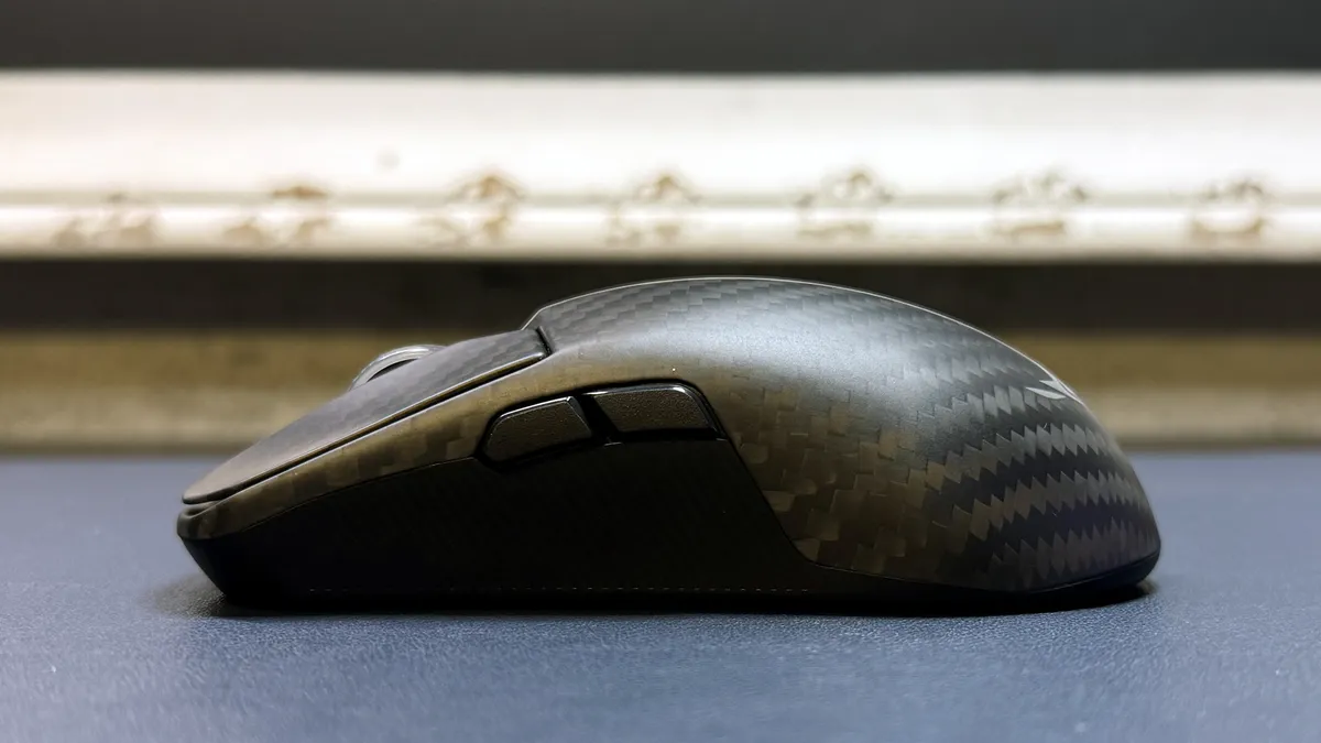 Asus ROG Harpe Ace Extreme 04