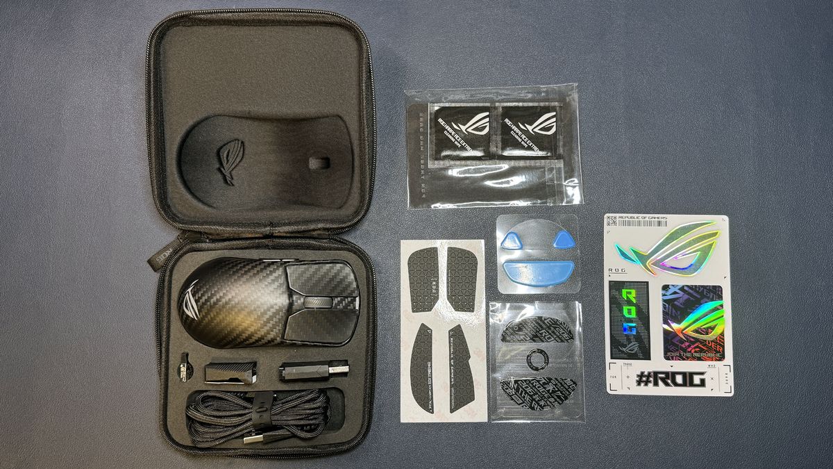 Asus ROG Harpe Ace Extreme 11