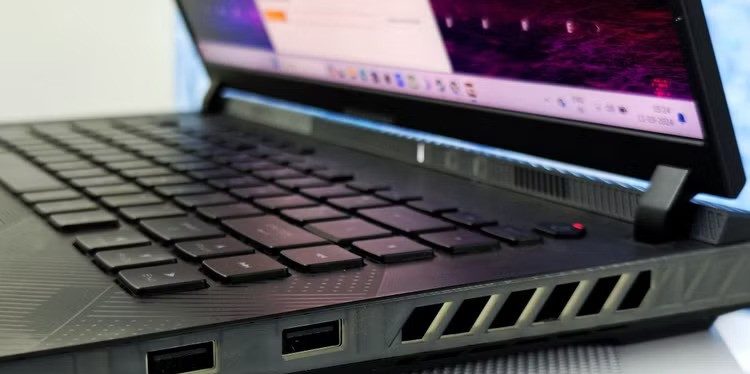 Asus ROG Strix Scar 16 2024 03 e1734155531559