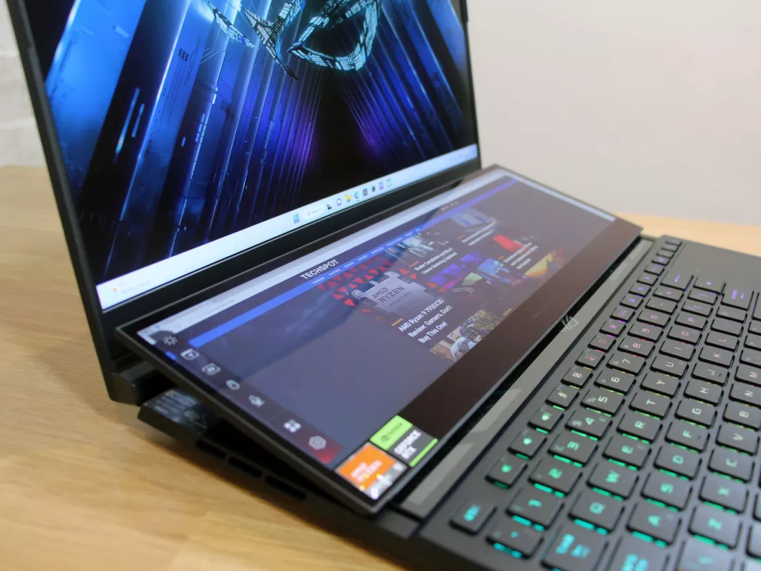 Asus ROG Zephyrus Duo 16 15