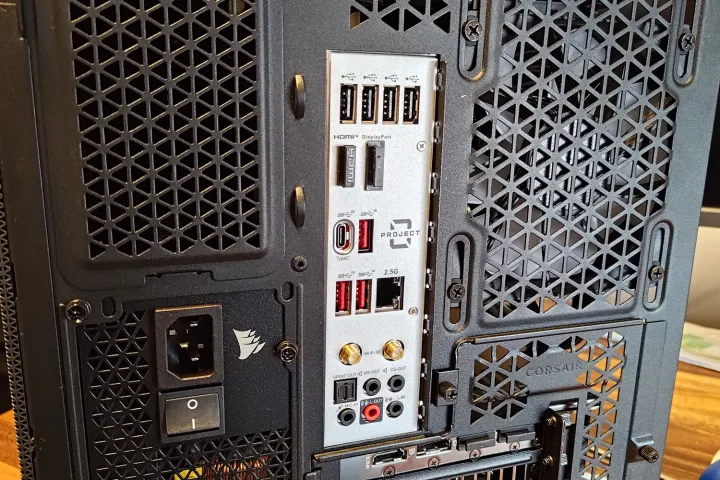 Corsair Vengeance i5100 03