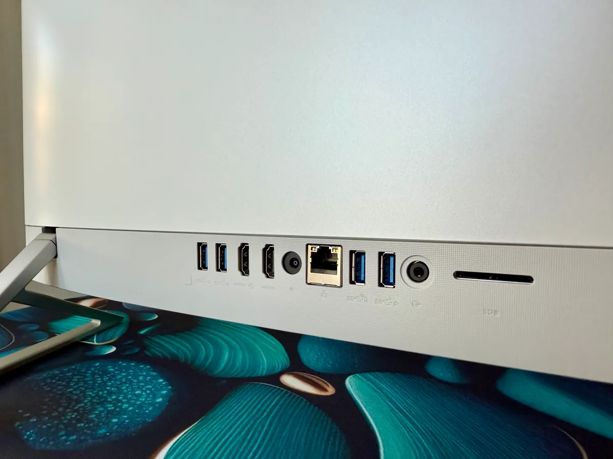 Đánh giá Dell Inspiron 24 All-in-One 5430: Sự lựa chọn giá rẻ với một số hạn chế về độ phân giải 17 Dell Inspiron 24 All in One 5430 4