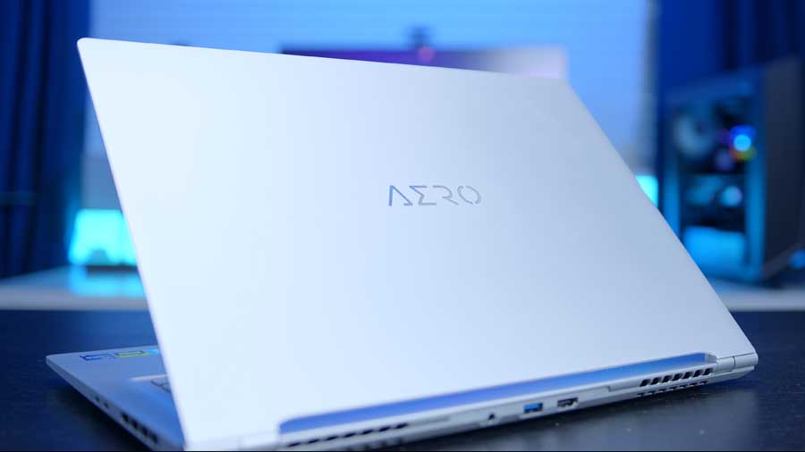 Gigabyte Aero 16 OLED BSF 03