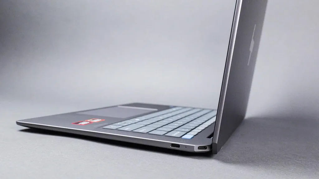 HP OmniBook Ultra: Sức mạnh tinh tế trong từng chi tiết 12 HP OmniBook Ultra 3