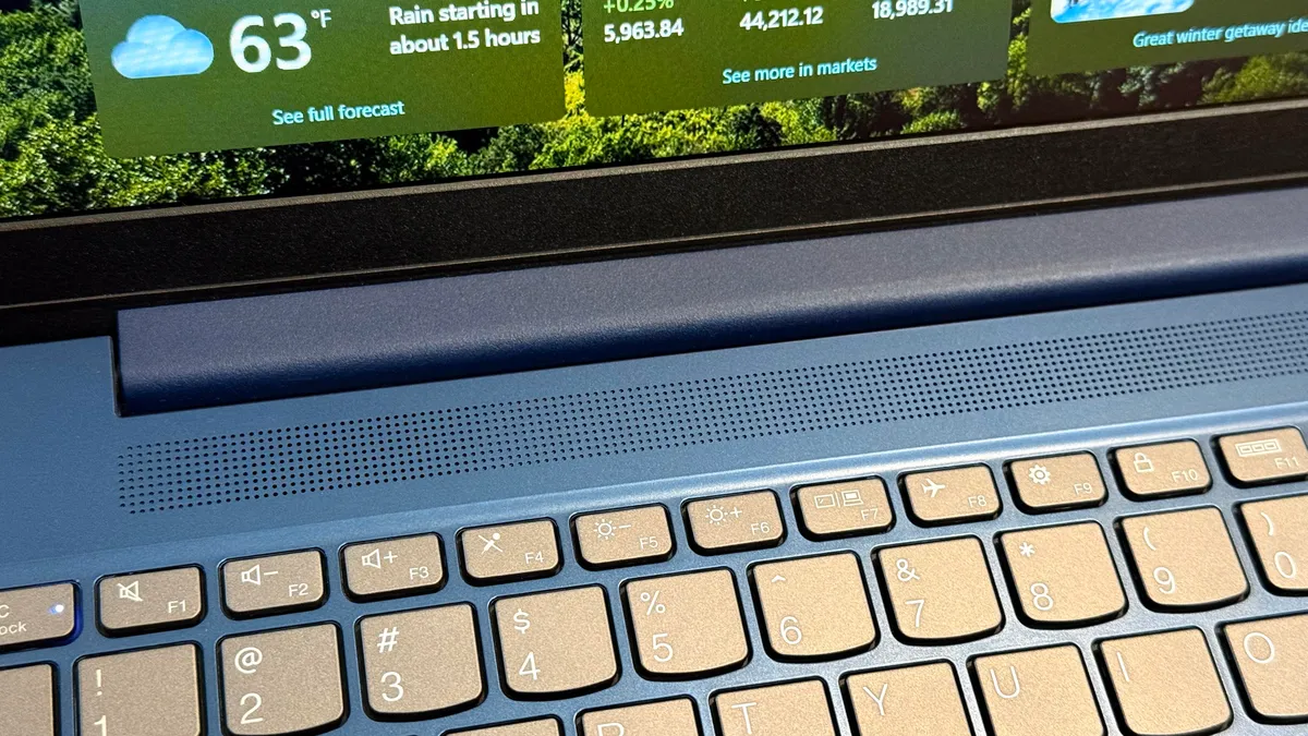 Lenovo IdeaPad Slim 3i 4