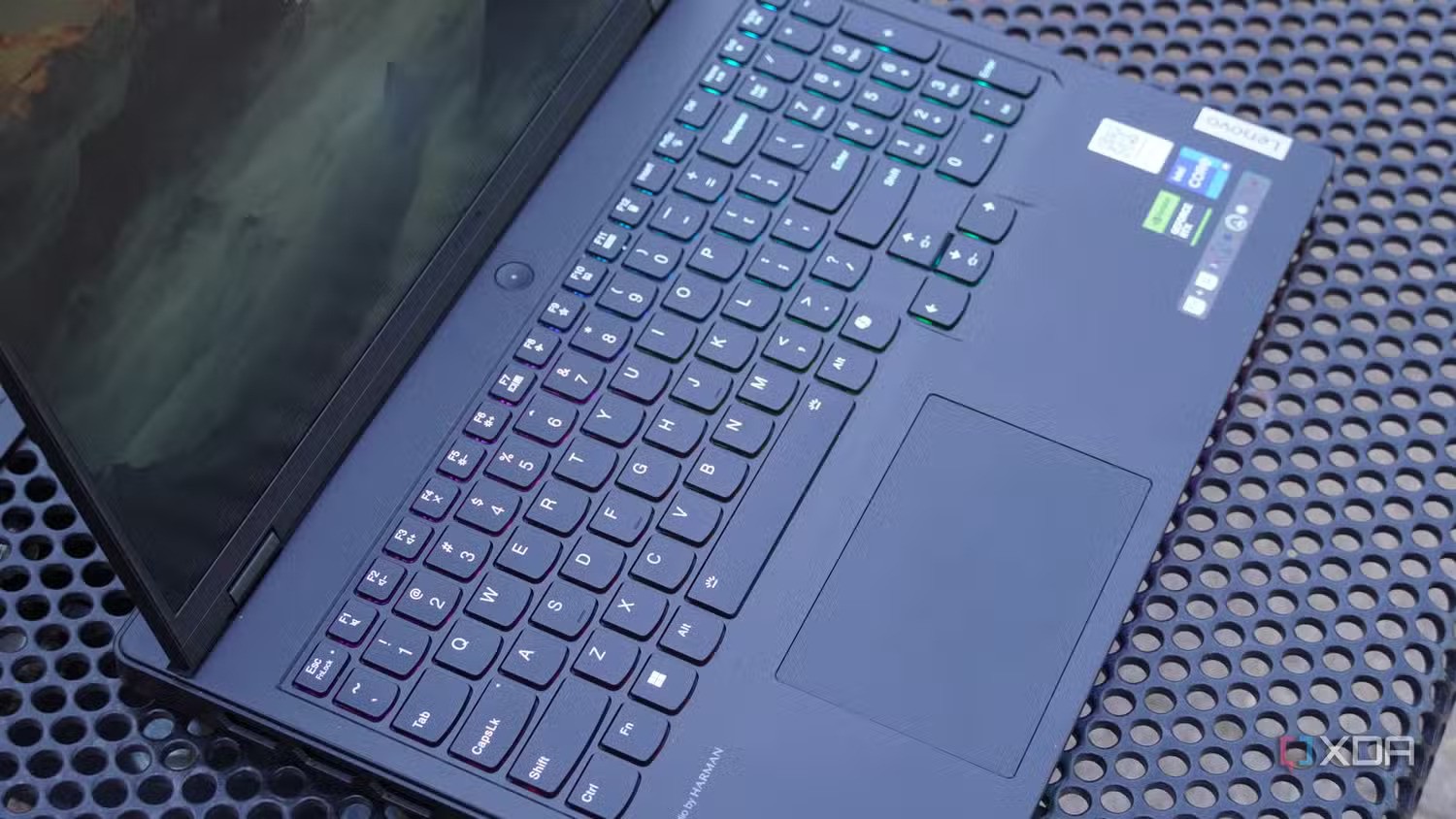 Lenovo Legion Pro 7i Gen 9 03