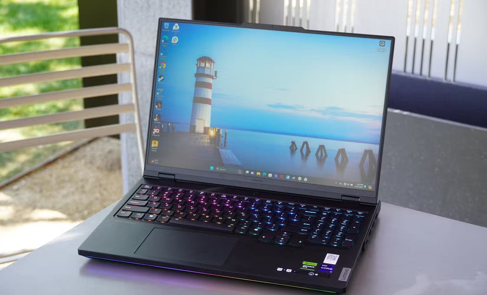 Lenovo Legion Pro 7i Gen 9 07 e1733985011804