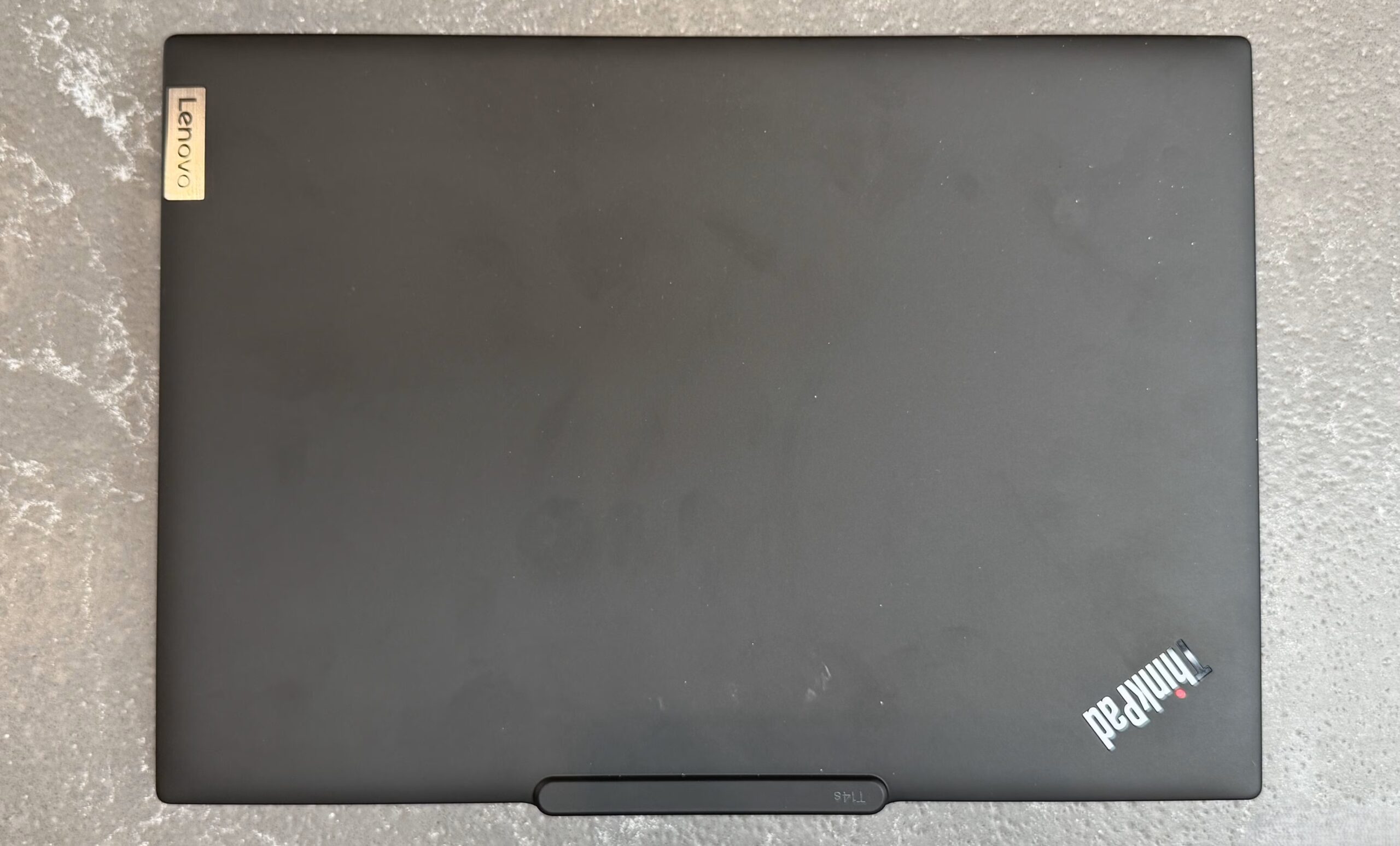 Lenovo ThinkPad T14s Gen 6: Sức mạnh vượt trội của AMD định hình tương lai laptop! 17 Lenovo ThinkPad T14s Gen 6 1 scaled