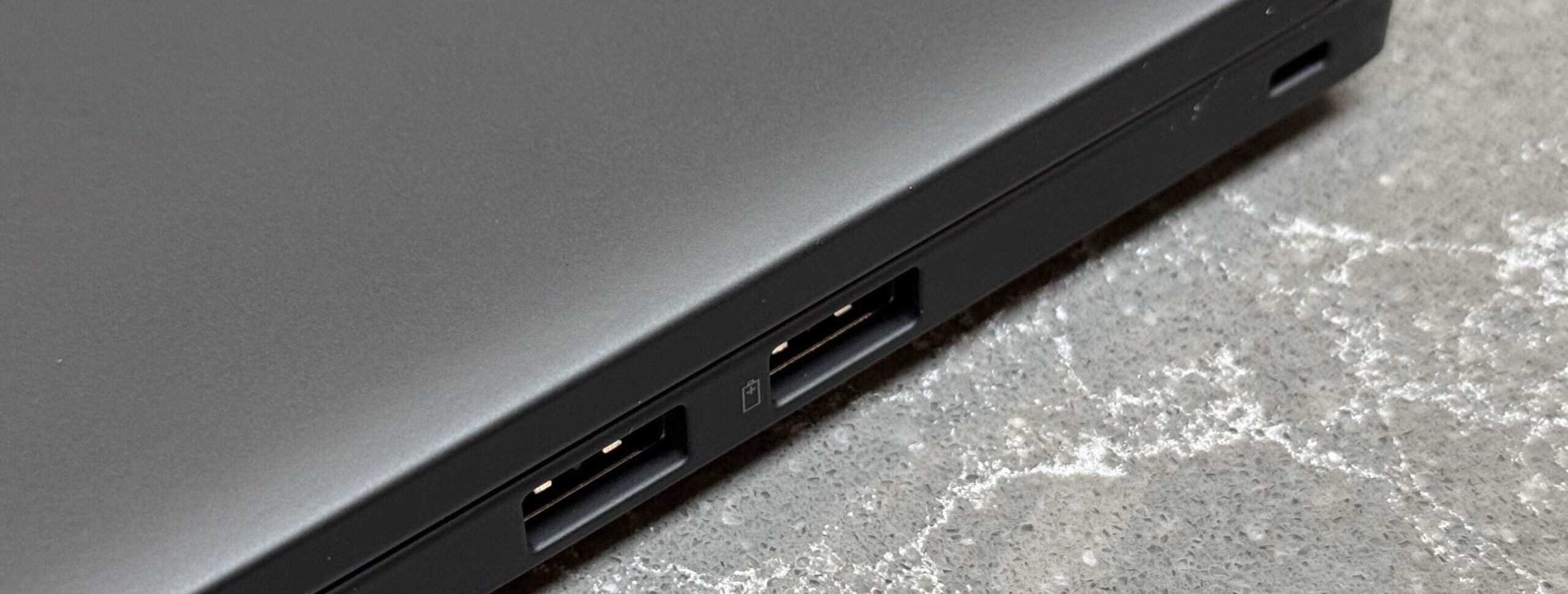 Lenovo ThinkPad T14s Gen 6: Sức mạnh vượt trội của AMD định hình tương lai laptop! 18 Lenovo ThinkPad T14s Gen 6 2 scaled e1735615883664