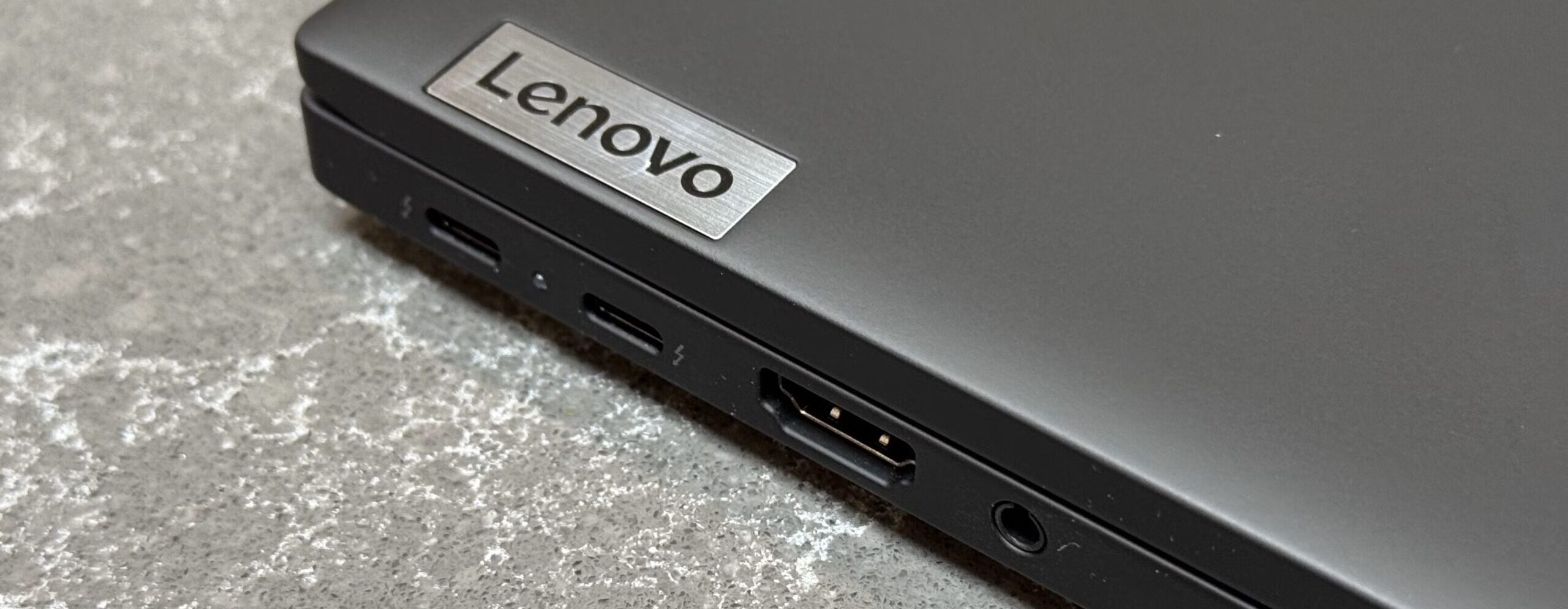 Lenovo ThinkPad T14s Gen 6: Sức mạnh vượt trội của AMD định hình tương lai laptop! 19 Lenovo ThinkPad T14s Gen 6 3 scaled e1735615836231