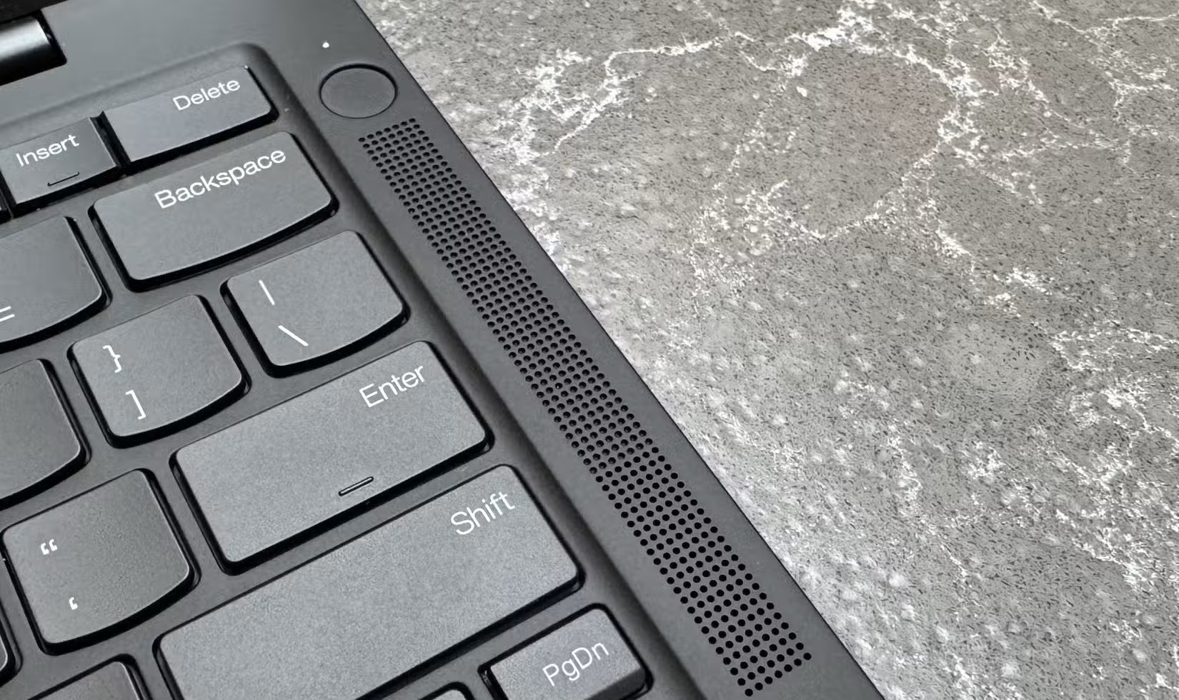 Lenovo ThinkPad T14s Gen 6: Sức mạnh vượt trội của AMD định hình tương lai laptop! 22 Lenovo ThinkPad T14s Gen 6 6