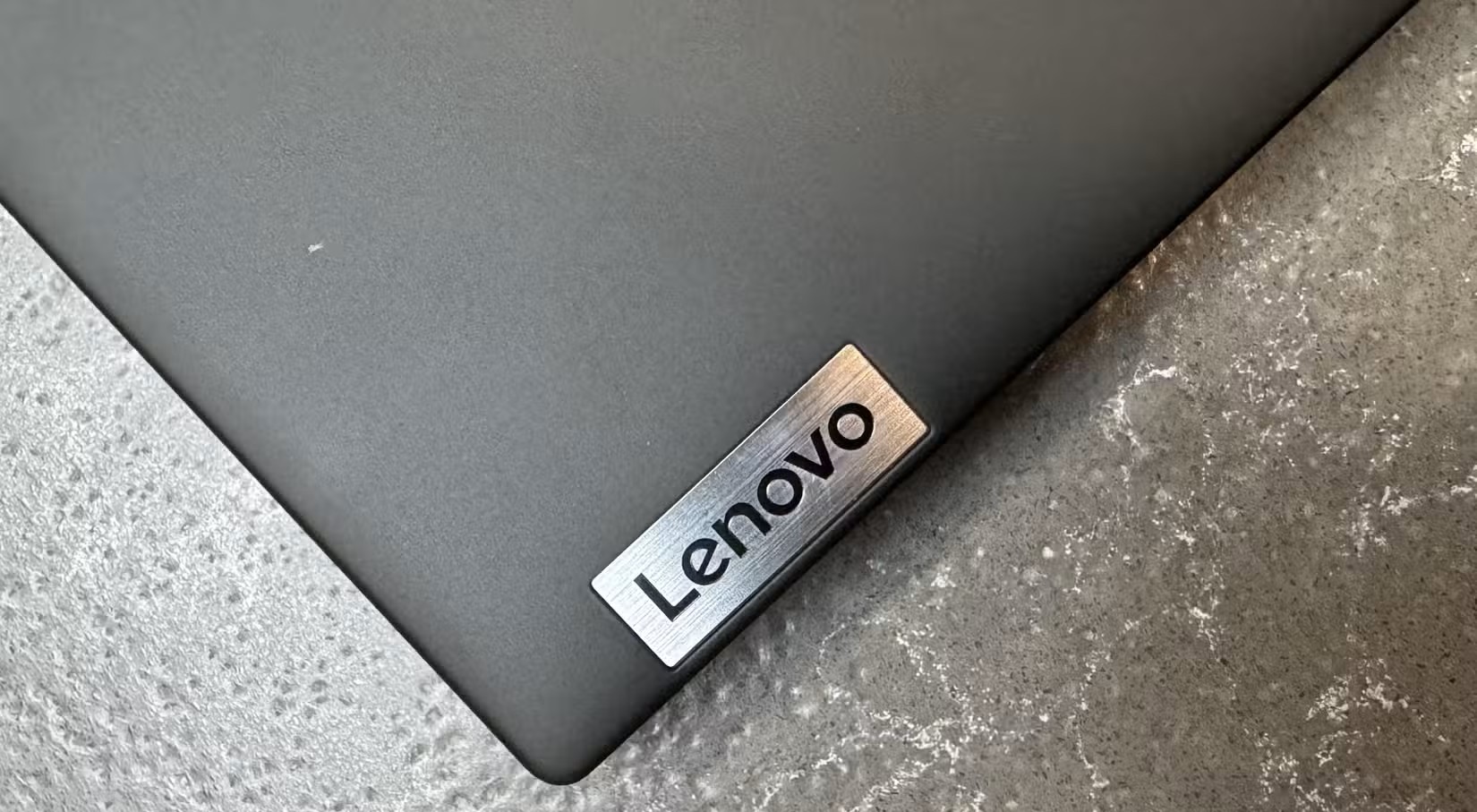 Lenovo ThinkPad T14s Gen 6: Sức mạnh vượt trội của AMD định hình tương lai laptop! 25 Lenovo ThinkPad T14s Gen 6 8