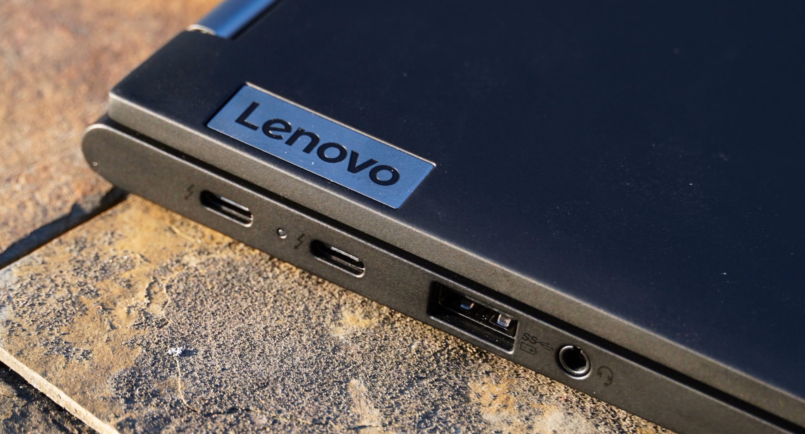 Lenovo ThinkPad X13 2-in-1 Gen 5: Sự kết hợp trọn vẹn giữa hiệu năng và tiện dụng 43 Lenovo ThinkPad X13 2 in 1 Gen 5 16 scaled