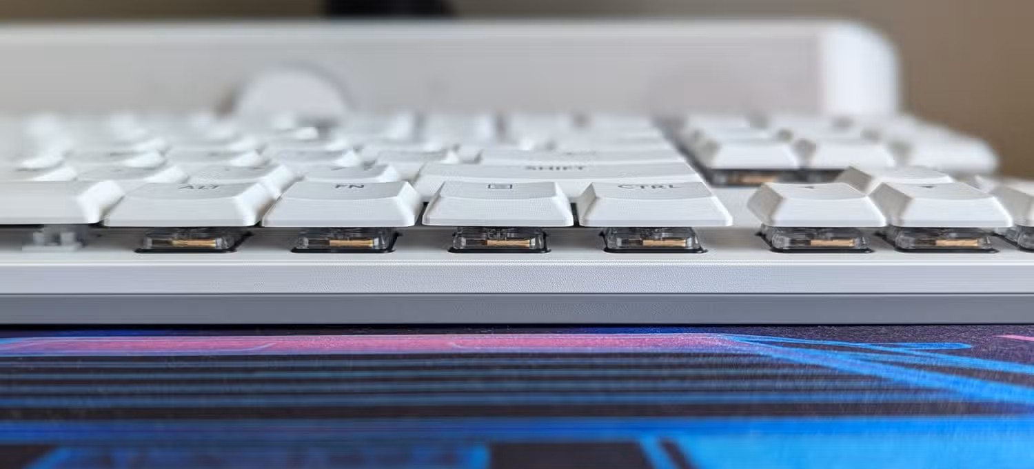 Logitech G515 Lightspeed TKL: Đỉnh cao bàn phím chơi game không dây cao cấp 25 Logitech G515 Lightspeed TKL 13