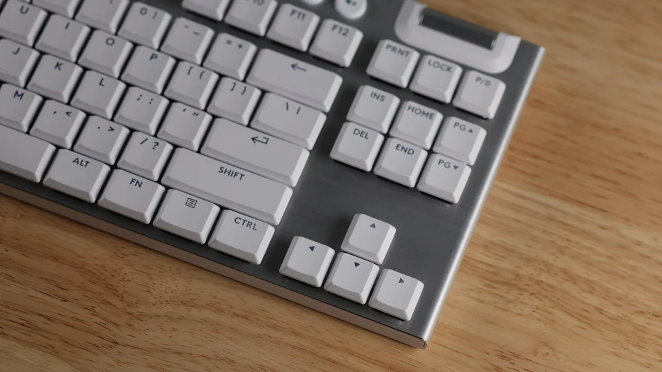 Logitech G915 X Lightspeed TKL 02