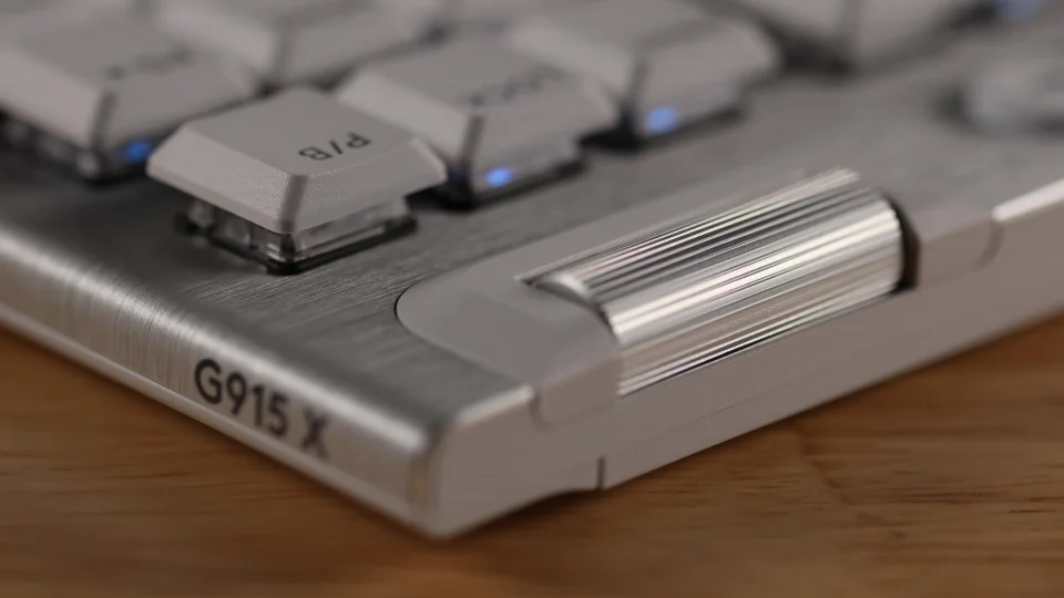 Logitech G915 X Lightspeed TKL 06