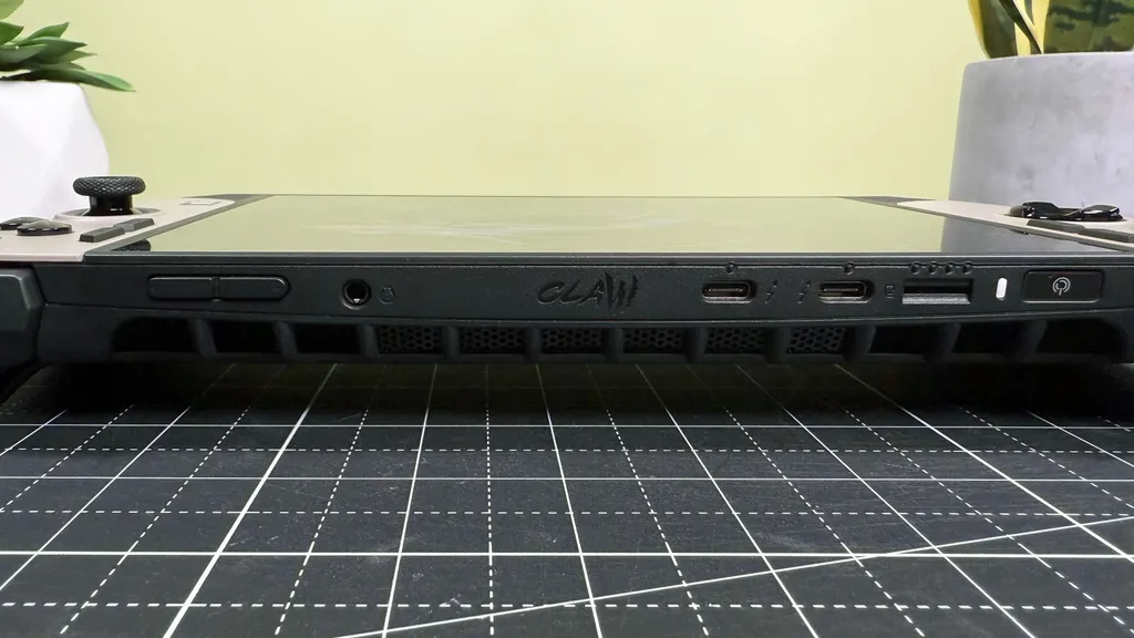 MSI Claw 8 AI 3