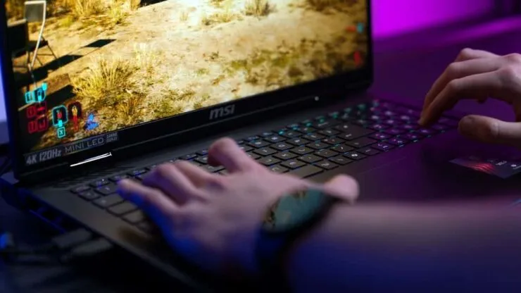 MSI Raider 18HX A14VIG 03