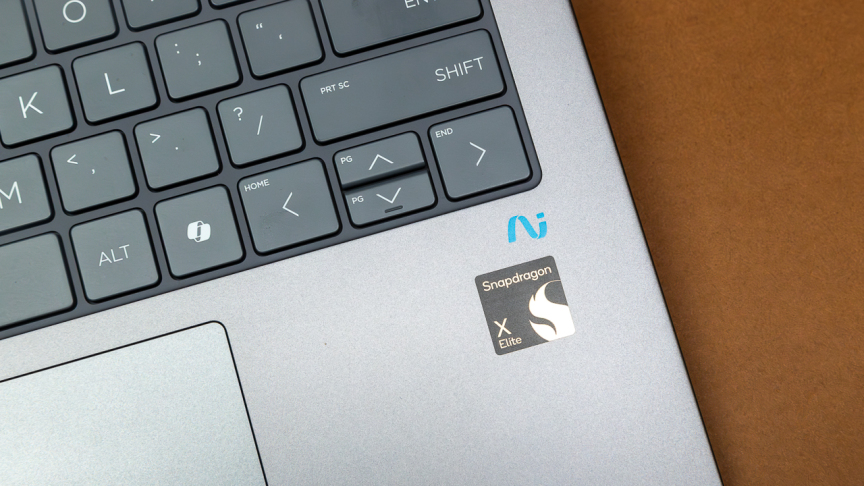 Máy tính AI: khám phá công nghệ trí tuệ nhân tạo thế hệ mới! 2 May tinh AI kham pha cong nghe tri tue nhan tao the he moi