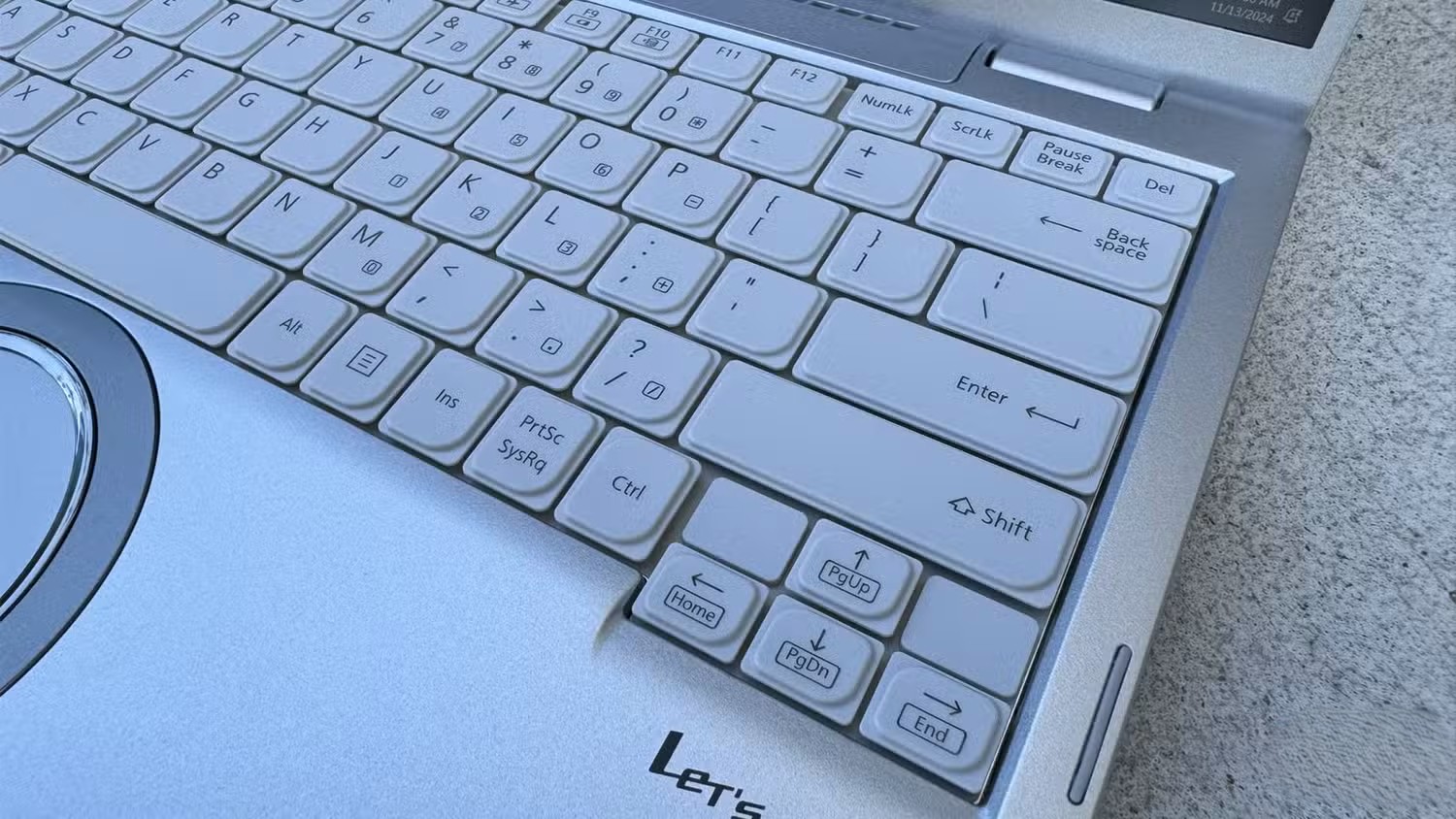 Đánh giá Panasonic Let's Note FV4: Bàn di chuột gây nghiện và trải nghiệm đáng kinh ngạc 10 Panasonic Lets Note FV4 10