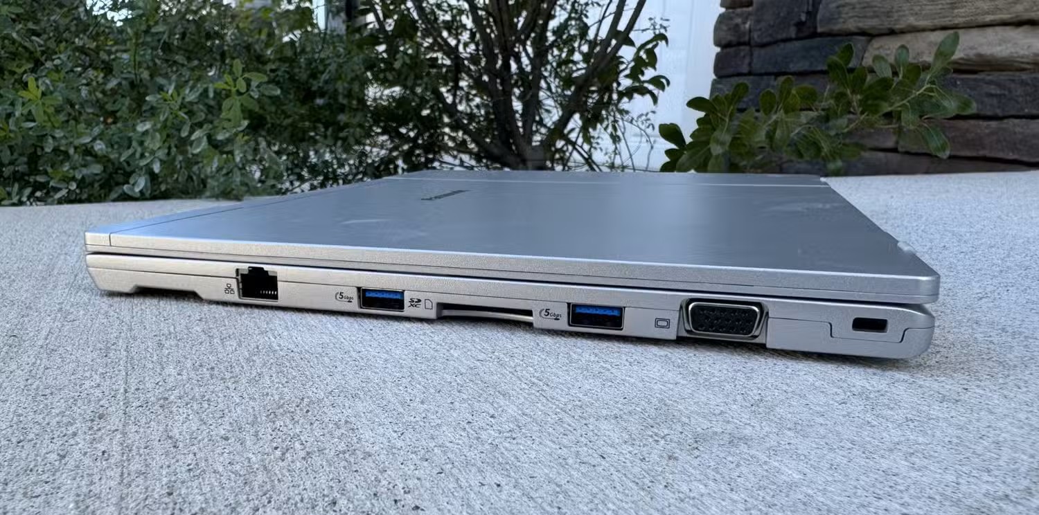 Đánh giá Panasonic Let's Note FV4: Bàn di chuột gây nghiện và trải nghiệm đáng kinh ngạc 5 Panasonic Lets Note FV4 4 1