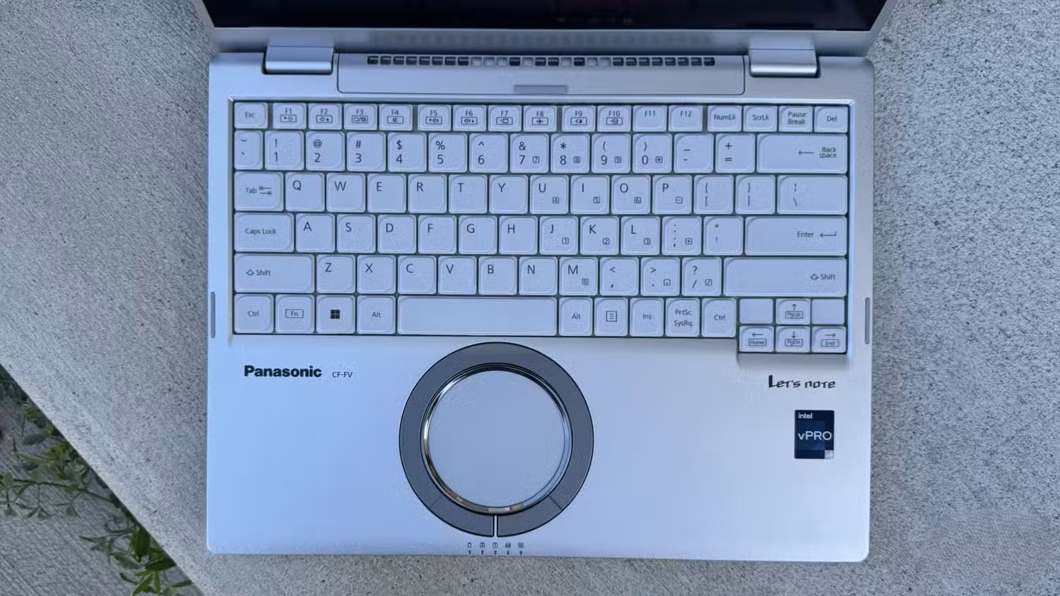 Đánh giá Panasonic Let's Note FV4: Bàn di chuột gây nghiện và trải nghiệm đáng kinh ngạc 9 Panasonic Lets Note FV4 9