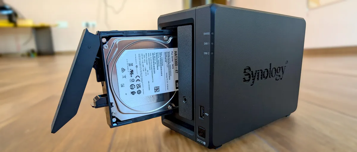 Synology DiskStation DS723+ NAS: Giải pháp hoàn hảo cho người mới lẫn chuyên gia với phần mềm trực quan và phần cứng linh hoạt 2 Synology DiskStation DS723 NAS